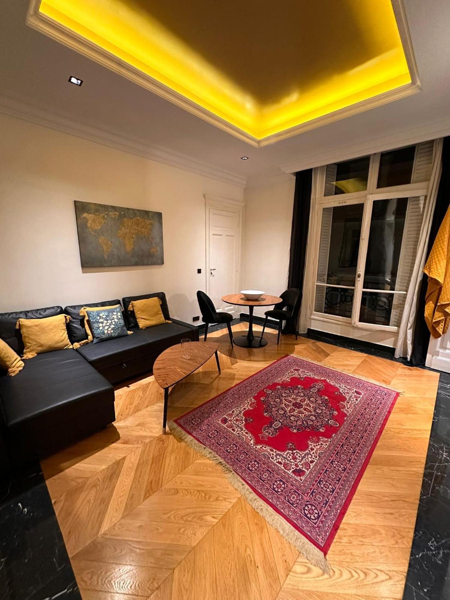 Appartement Cosy Sur Les Champs-Elysees Renoved Paříž Exteriér fotografie